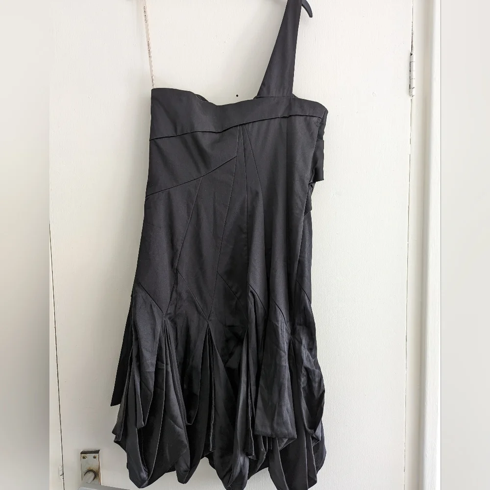 Karen Millen silk, new with tags one strap dress - Picture 4 of 7
